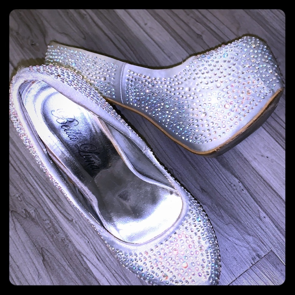 I am selling heels!